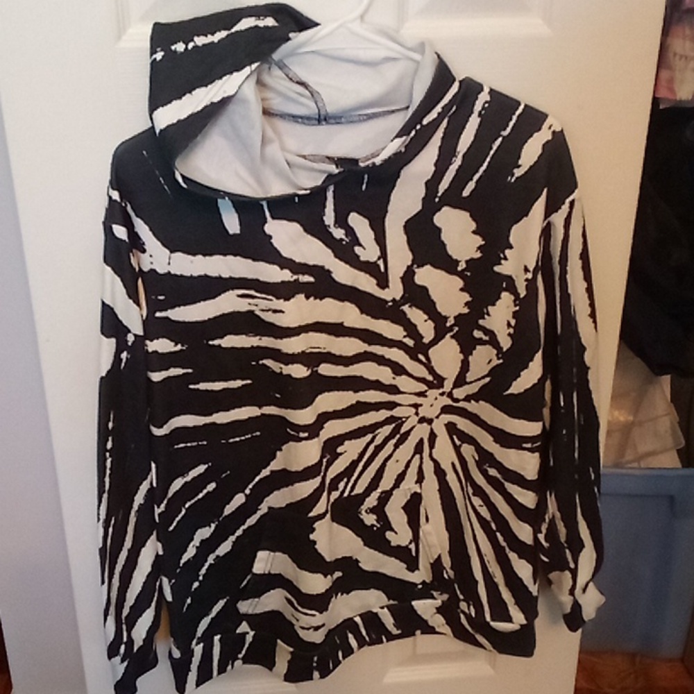 Boys black and white tie dye long sleeve tshirt with hood